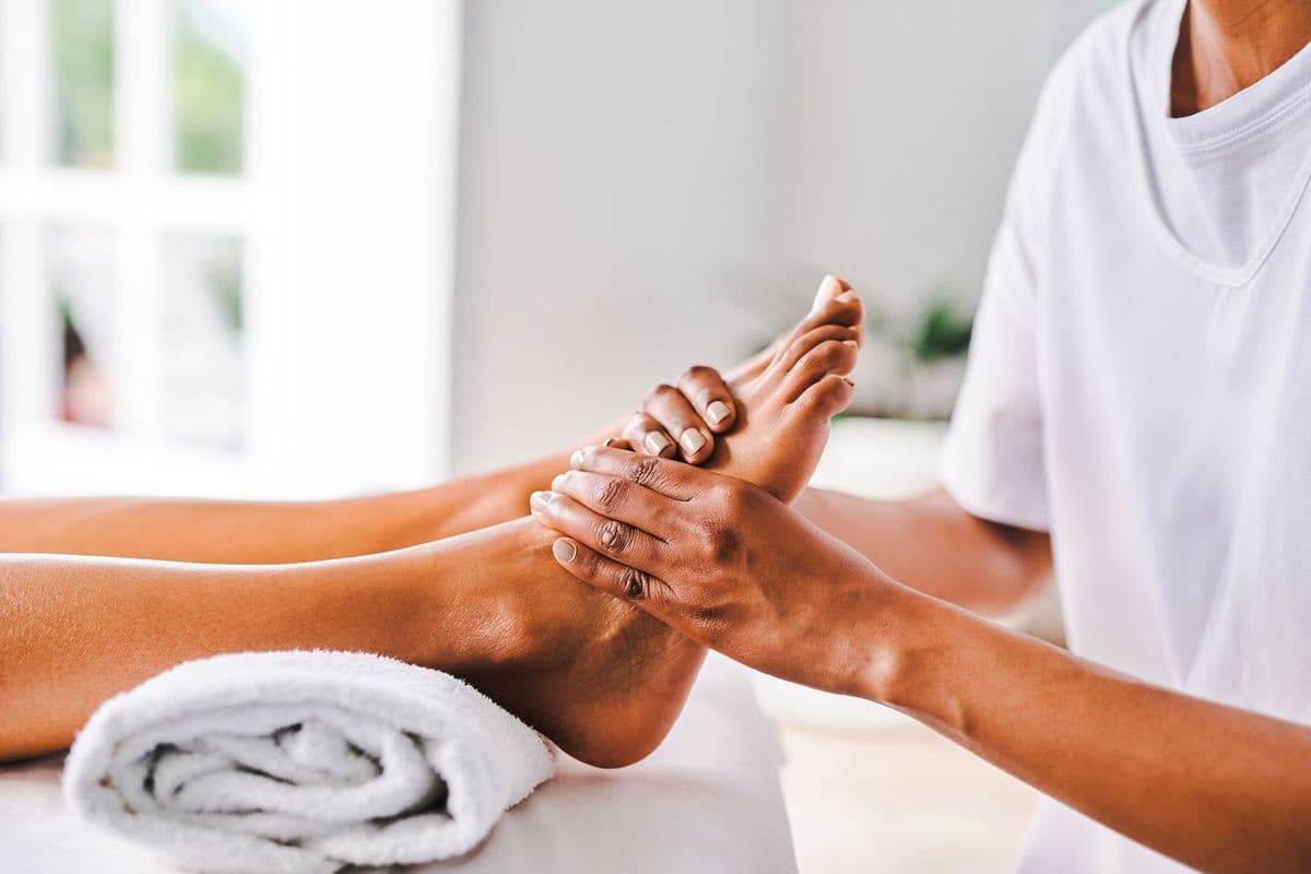 Foot Massage photo massage gommage soins zen lounge