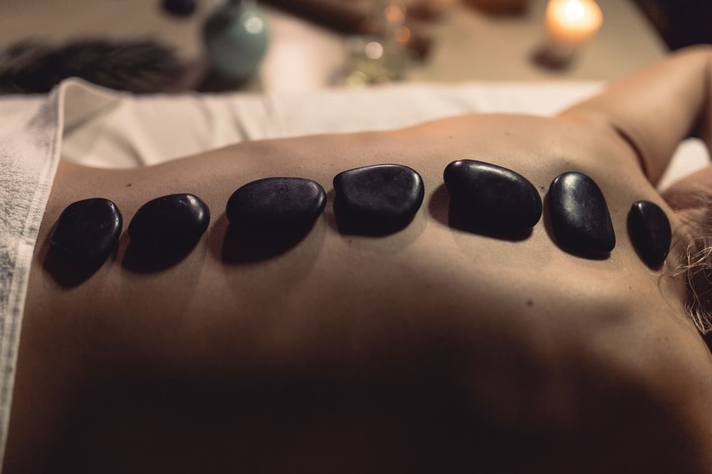Pierres Chaudes 45mn photo massage gommage soins zen lounge
